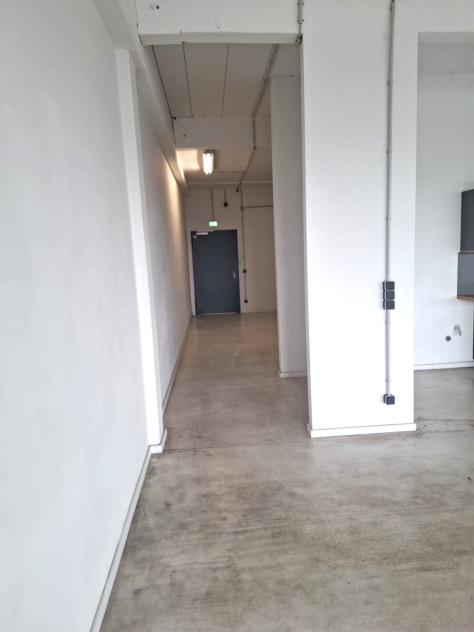 Langer interner Durchgangsbereich in Einheit 1.08